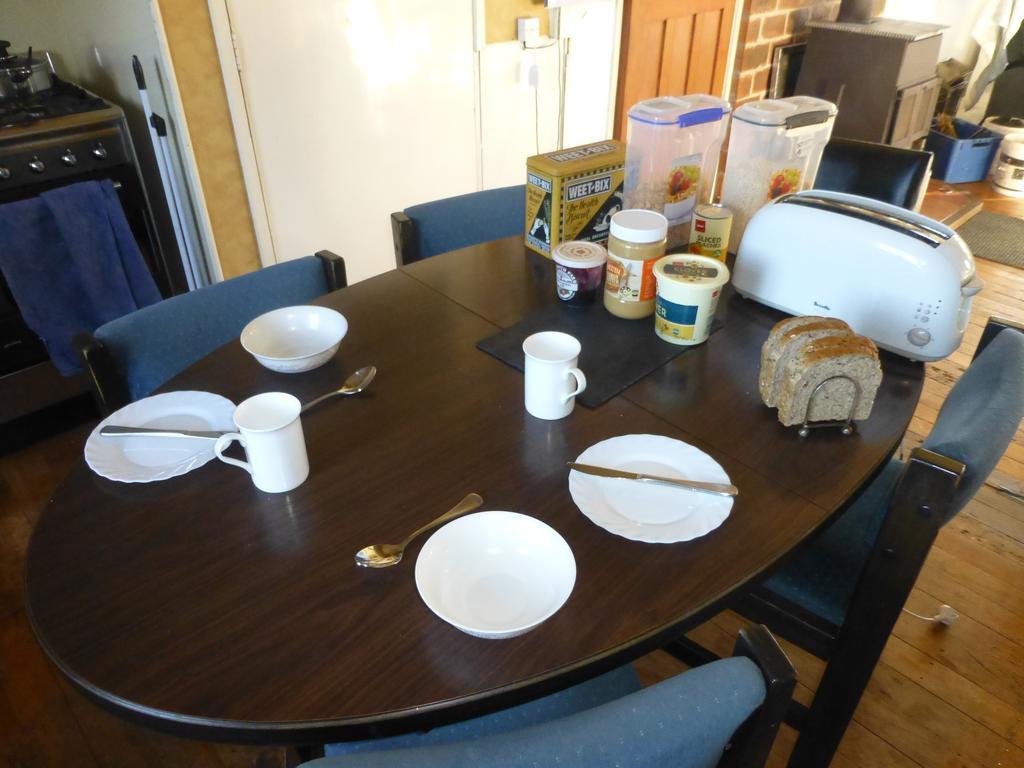Inglenook Homestay Гор Екстериор снимка